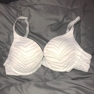 VS PINK Wear Everywhere Push-Up Bra